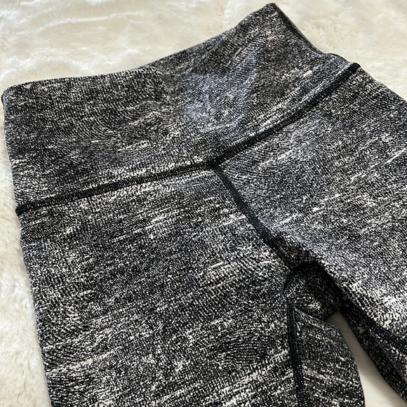 Lululemon Raw Edge Legging - Picture 4 of 10